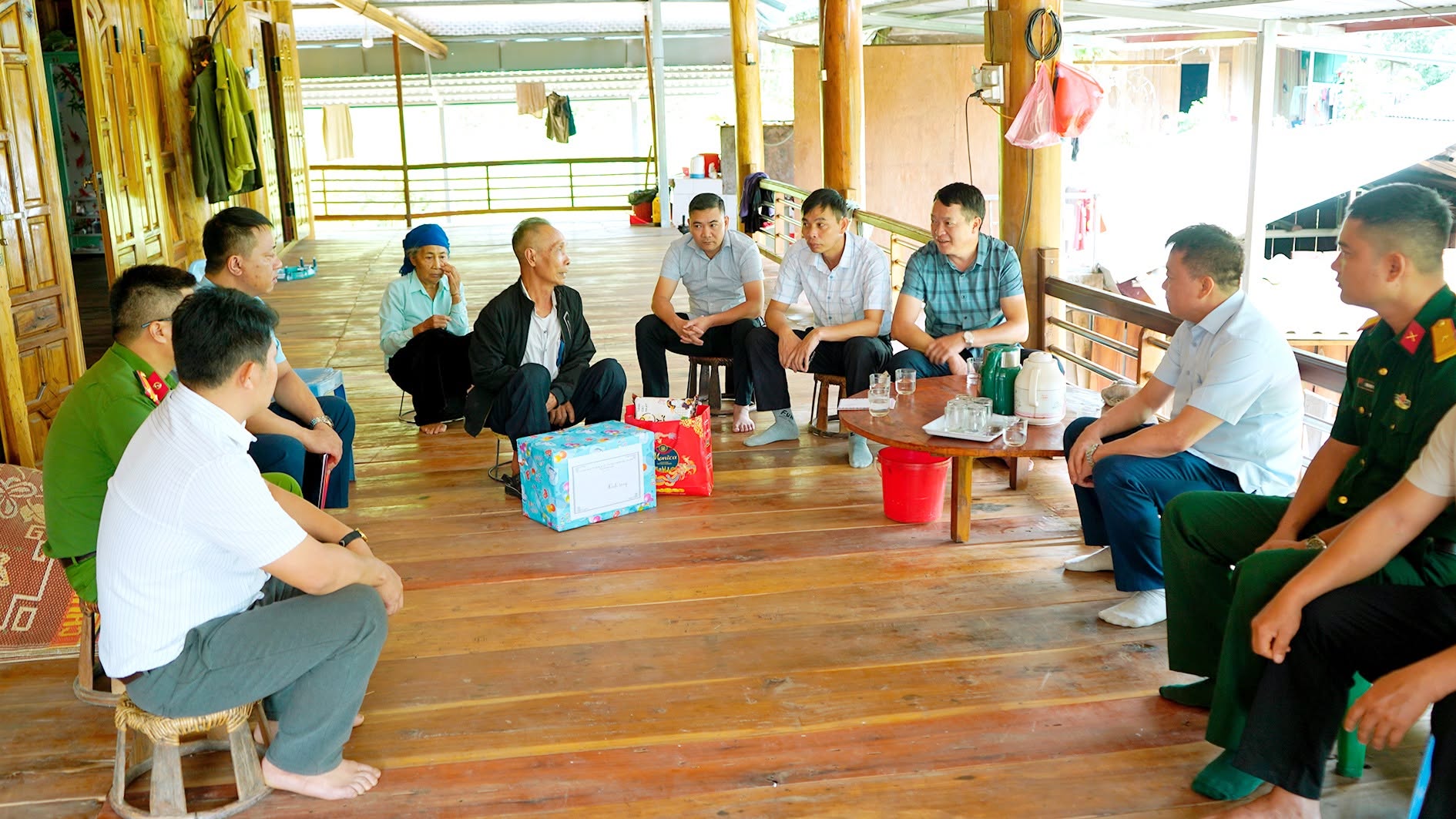 LÃNH ĐẠO XÃ QUẢNG LÂM THĂM, TẶNG QUÀ NGƯỜI CÓ CÔNG VÀ THÂN NHÂN LIỆT SĨ NHÂN DỊP KỶ NIỆM 79 NĂM NGÀY THƯƠNG BINH - LIỆT SĨ (27/7/1947 - 27/7/2026)
