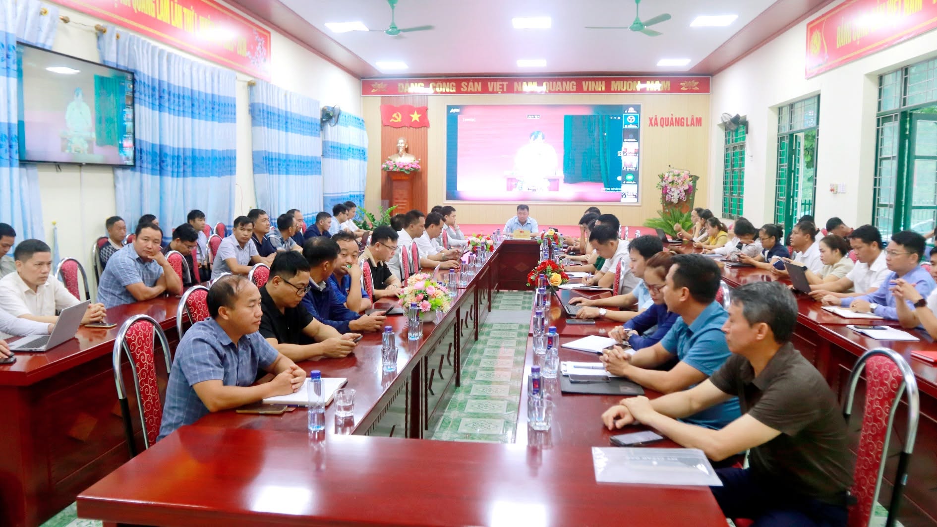 HỘI NGHỊ HỌC TẬP, QUÁN TRIỆT, TUYÊN TRUYỀN VÀ TRIỂN KHAI CÁC VĂN BẢN MỚI CỦA TRUNG ƯƠNG, CỦA TỈNH