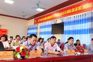 UBND XÃ QUẢNG LÂM PHỐI HỢP VỚI ỦY BAN MTTQ VIỆT NAM XÃ TỔ CHỨC HỘI NGHỊ CÔNG BỐ NGHỊ QUYẾT HĐND XÃ, CÁC QUYẾT ĐỊNH GIAO NHIỆM VỤ CHO CÁC BẢN SAU KHI TỔ CHỨC SẮP XẾP LẠI BẢN VÀ ĐẶT TÊN BẢN