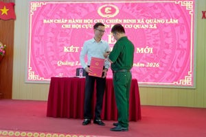 CHI HỘI CỰU CHIẾN BINH CƠ QUAN XÃ TỔ CHỨC LỄ KẾT NẠP HỘI VIÊN MỚI